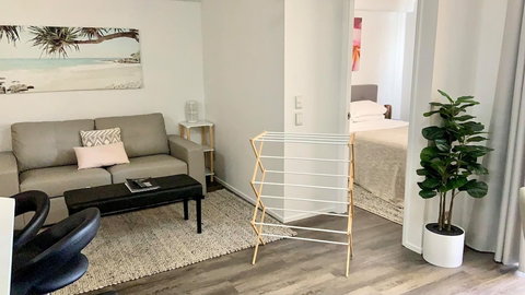 Aruba Surf Resort - Mackay Tourism 0