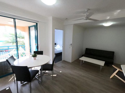 Aruba Surf Resort - Mackay Tourism 2