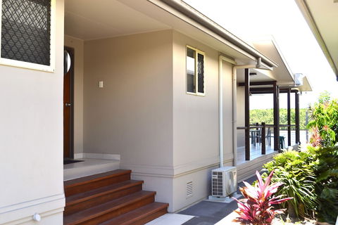 Hinchinbrook Resorts - Mackay Tourism 0