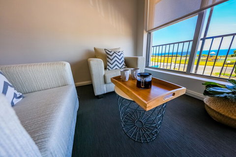 COAST Motel And Apartments - Mackay Tourism 4