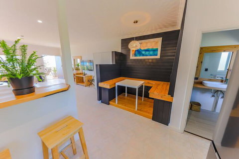 COAST Motel And Apartments - Mackay Tourism 7