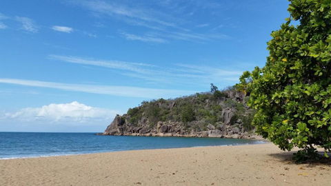Shambhala Retreat Magnetic Island Cottages - Mackay Tourism 3