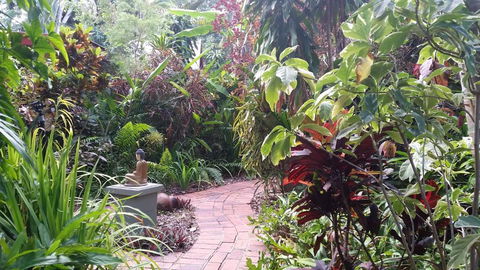 Shambhala Retreat Magnetic Island Cottages - Mackay Tourism 4