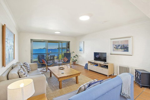 Tuscan Waterfront, 1/213 Soldiers Point Road - Mackay Tourism 1