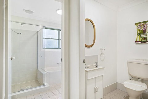 Tuscan Waterfront, 1/213 Soldiers Point Road - Mackay Tourism 3