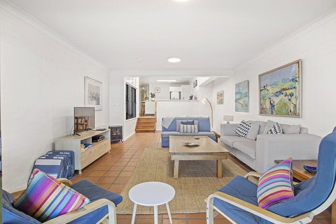 Tuscan Waterfront, 1/213 Soldiers Point Road - Mackay Tourism 5