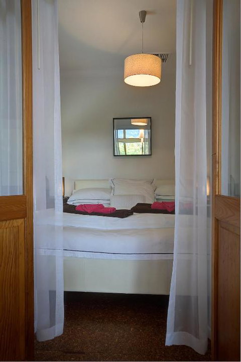 Feathertop Winery - Mackay Tourism 3