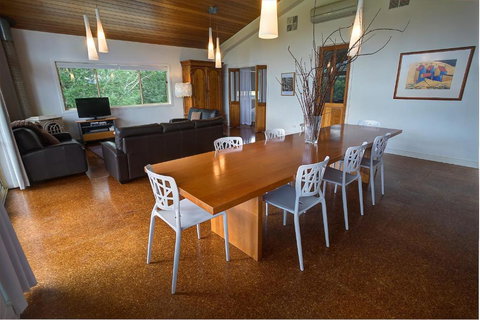 Feathertop Winery - Mackay Tourism 6