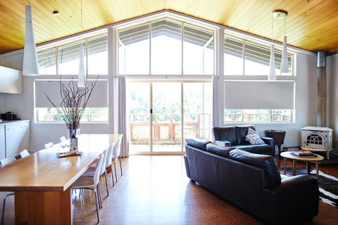 Feathertop Winery - Mackay Tourism 1