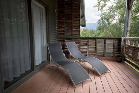 Feathertop Winery - Mackay Tourism 2