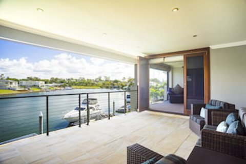 Sunset Circle At The Cove - Mackay Tourism 0