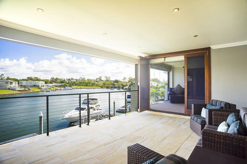 Sunset Circle At The Cove - Mackay Tourism 2