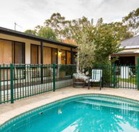 Courtsidecottage Bed  Breakfast - Mackay Tourism