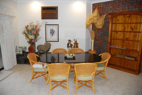 Gaerwood B & B - Mackay Tourism 1
