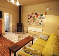 Latrobe Art Apartments - Mackay Tourism