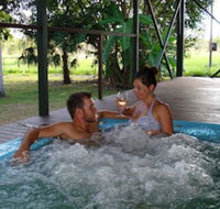 Berry Creek Bush Retreat - Mackay Tourism