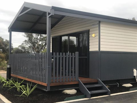 Riverside Cabin Park - Mackay Tourism 4
