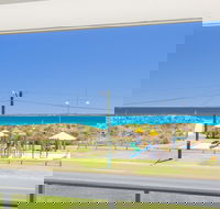 Beach Rd Villas by Rockingham Apartments - Mackay Tourism