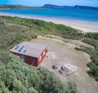 Cloudy Bay Cabin - Mackay Tourism