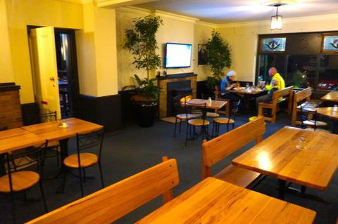 Royal Hotel Cooma - Mackay Tourism 2