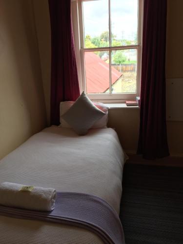 Royal Hotel Cooma - Mackay Tourism 1