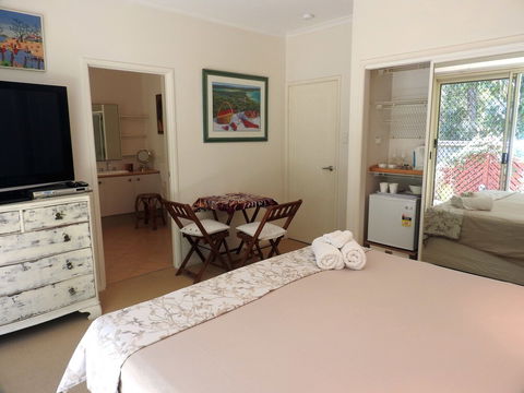 Howies Place Noosa - Mackay Tourism 3