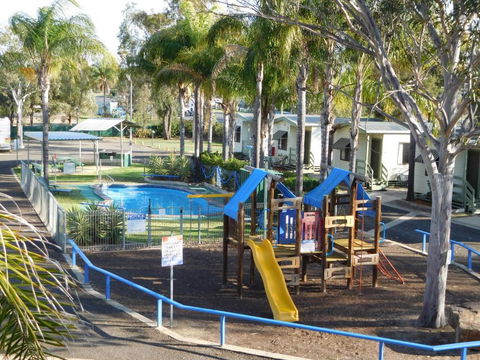 Villa Holiday Park - Mackay Tourism 1