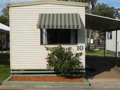 Villa Holiday Park - Mackay Tourism 3