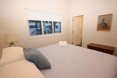 A PERFECT STAY - Cavvanbah Seaside Cottage - Mackay Tourism 5
