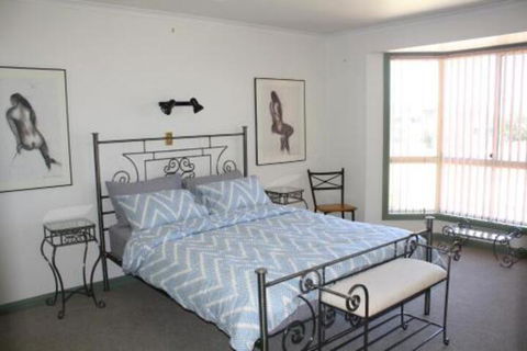 Maslin Beach House - Mackay Tourism 3