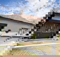 Stylish Central House - Mackay Tourism