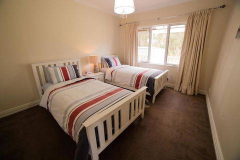 The Summer House Retreat - Mackay Tourism 2