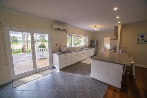 The Summer House Retreat - Mackay Tourism 3