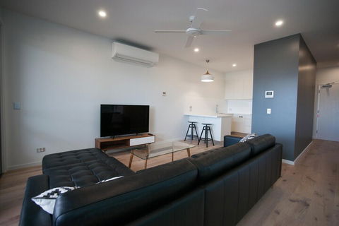 Woolgoolga Executive Apartment - Mackay Tourism 1