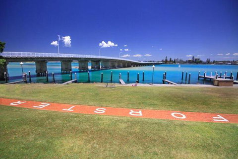 Cape View Manor Bed & Breakfast - Mackay Tourism 3