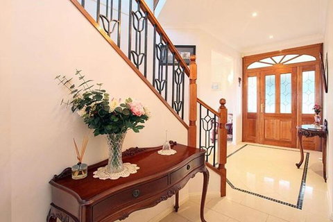 Cape View Manor Bed & Breakfast - Mackay Tourism 6