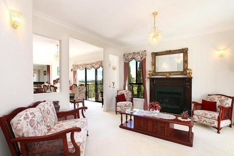 Cape View Manor Bed & Breakfast - Mackay Tourism 4