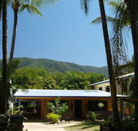 Clifton Beach House - Mackay Tourism