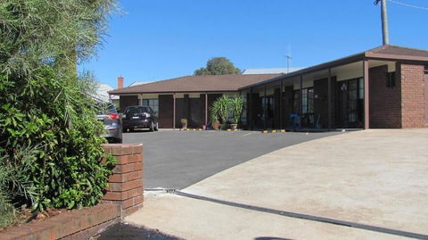 Bristol Hill Motor Inn - Mackay Tourism 1