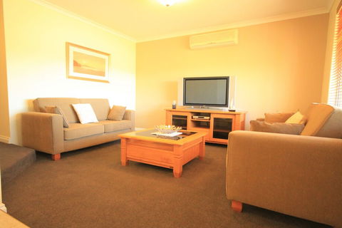 Castaway - Mackay Tourism 1