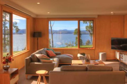 Esperance Landing - Essentially Tas - Mackay Tourism 0