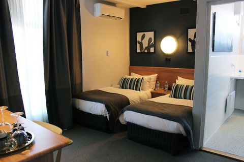 The Oriana, Orange - Mackay Tourism 2