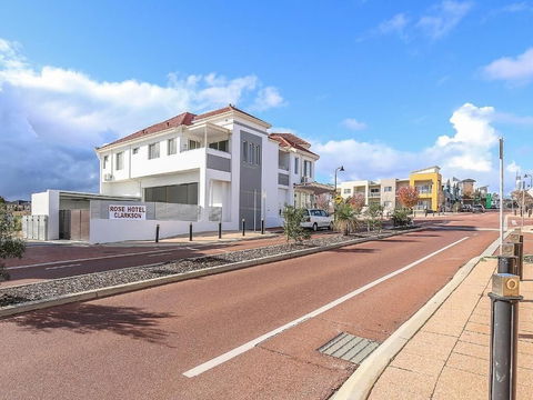Rose Hotel Clarkson - Mackay Tourism 0