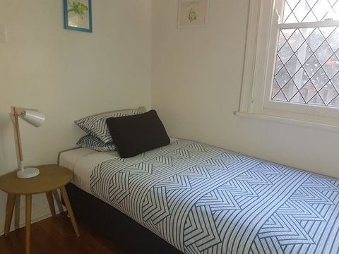 Newcastle Executive Homes - Cooks Hill Cottage - Mackay Tourism 5