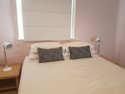 Newcastle Executive Homes - Cooks Hill Cottage - Mackay Tourism 1