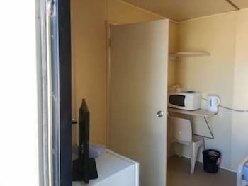 A1 Cabins Ceduna - Mackay Tourism 6