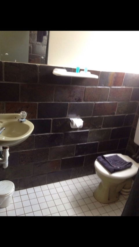 A1 Cabins Ceduna - Mackay Tourism 1