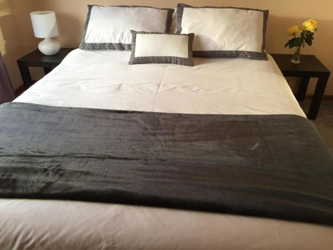 Penguin Seaside Homestay - Mackay Tourism 3