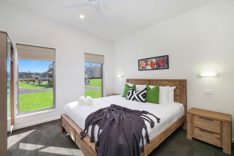 Ironbark Villa 6 - Mackay Tourism 2