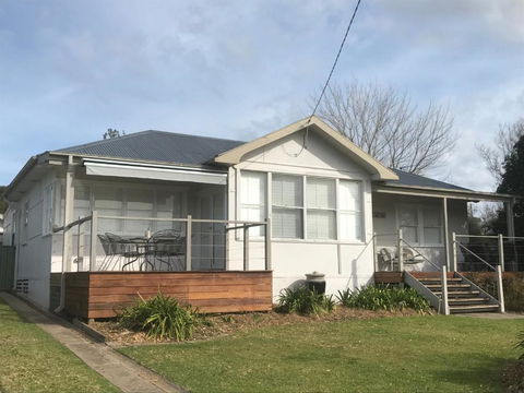 Moruya Holiday House - Mackay Tourism 2